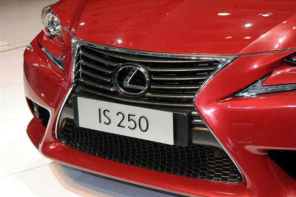 不吐不快 2013上海車展受爭(zhēng)議的熱點(diǎn)車型