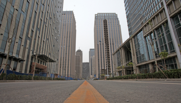 外媒:中國(guó)“曼哈頓”成“鬼城”