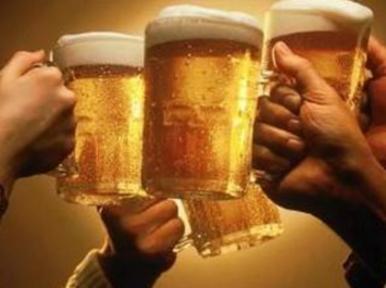 中國人不喝了：全球最大啤酒市場首現(xiàn)萎縮