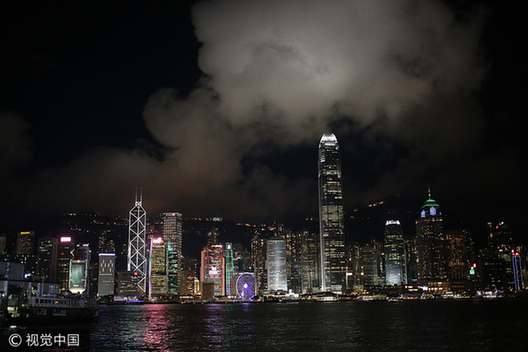 “祖國(guó)的支持令香港經(jīng)濟(jì)前景光明”：回歸20年，香港經(jīng)濟(jì)界“大咖”有話說