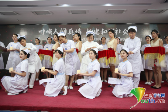 呼喚人間真情，構(gòu)建和諧社會(huì)